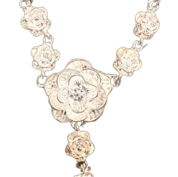 🧡 5 for $25 SALE 🧡 🌸 necklace! - Picture 2 of 2